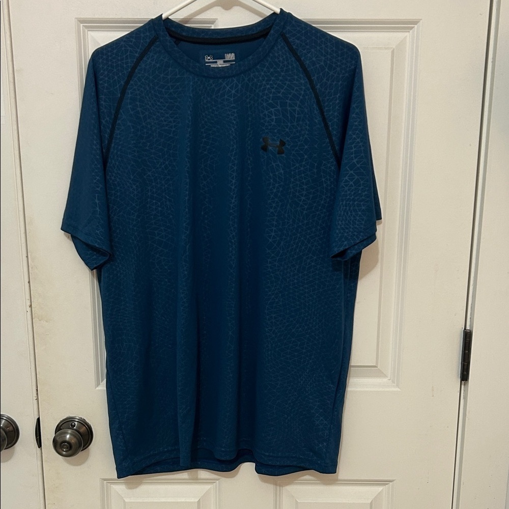 Under Armour Men's Loose HeatGear Short Sleeve Tee shirt blue patterned